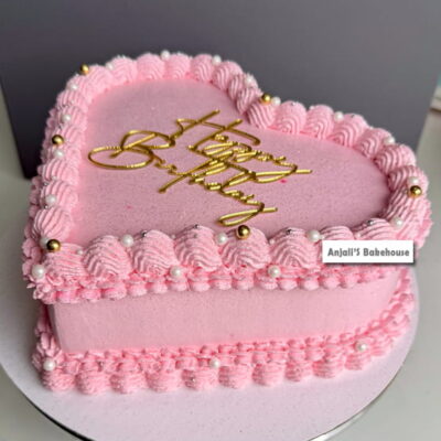 Pink vintage heart cake