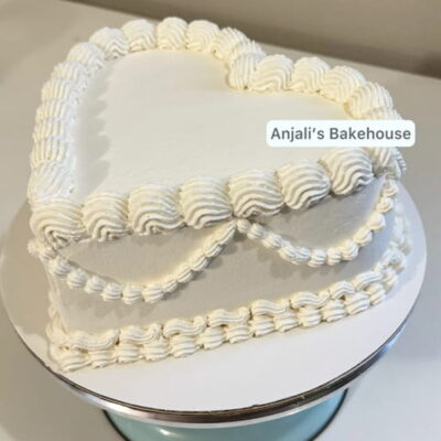 white vintage heart cake